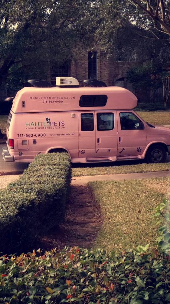 haute pets mobile grooming salon photo